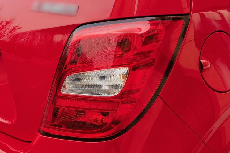 Used Chevrolet Aveo Sonic 2014 Hatchback 1.4SL AT Fashion Edition
