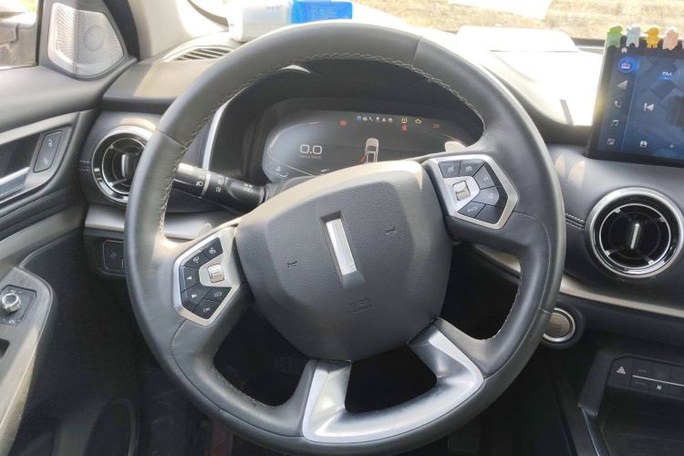 Used Wey VV6 2020 2.0T Two-Wheel Drive Smart Protection+
