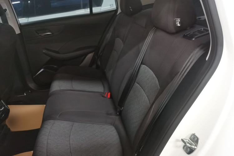 Used Roewe i5 2026 Model 1.5L Manual Comfort Version
