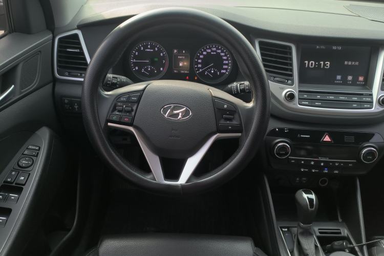 Used Hyundai Tucson 2015 1.6T Dual-Clutch Two-Wheel-Drive Leading Model