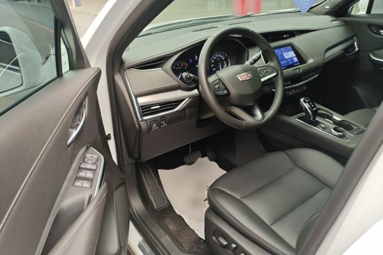 Used Cadillac XT4 2021 28T Two-Wheel Drive Leading Version
