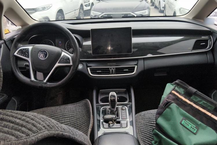 Used BYD Song MAX 2019 1.5T Automatic Smart Connect Ruiyi Sunroof Model 7 Seats China VI Standard Center Console