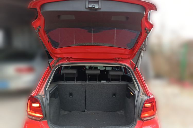 Used Volkswagen Polo 2014 1.6L Automatic Comfort Edition Trunk