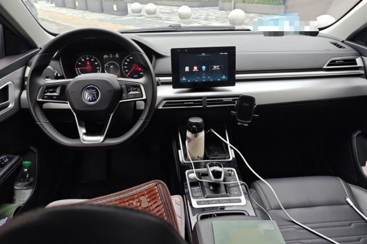 Used BYD Qin New Energy 2019 High-Range Luxury Model Center Console