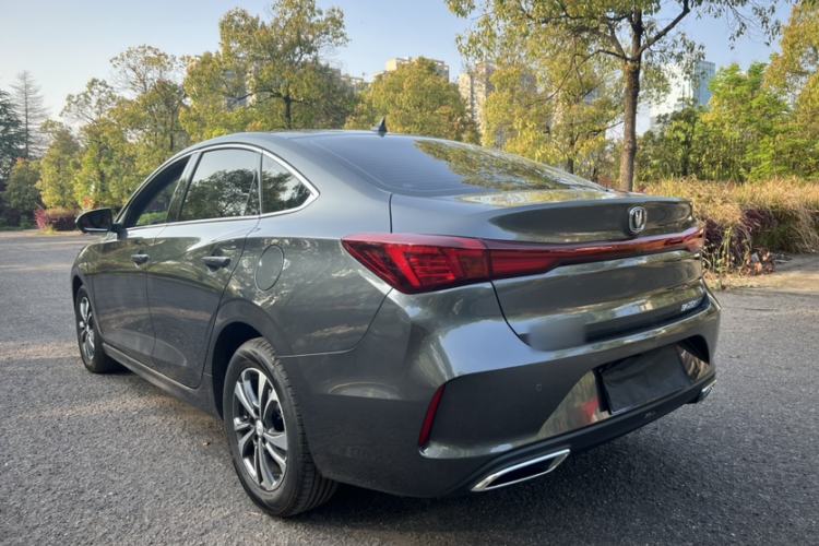 Used CHANGAN Eado 2025 PLUS 1.4T Dual-Clutch High-Energy Version
