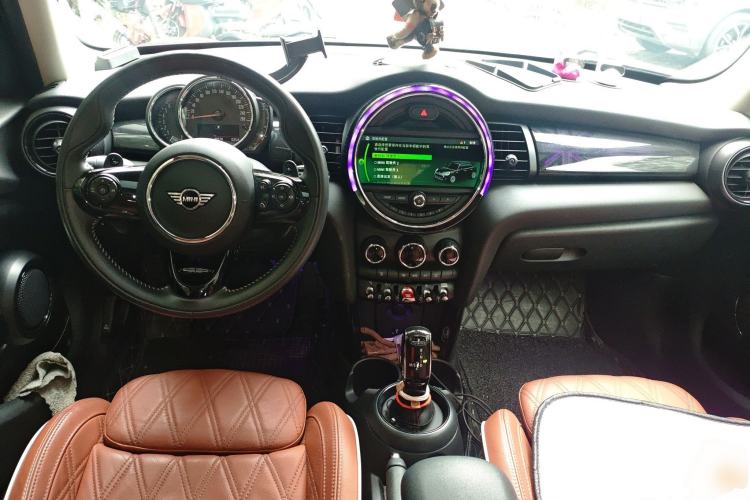 Used MINI 2018 2.0T COOPER S Artist Five-Door Edition Center Console