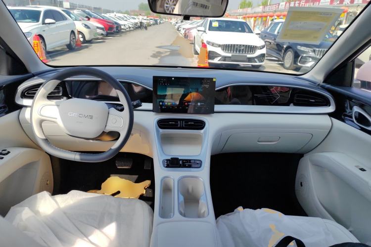 Used Geely Galaxy Geome 2026 Model 310km Youth Edition Center Console