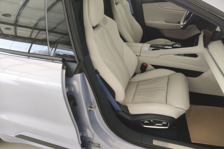 Used Zeekr 001 2026 95° All-Wheel-Drive Max Edition Right Front Seat