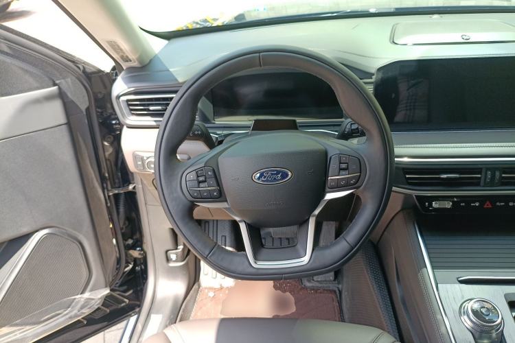 Used Ford Explorer 2024 2.3T EcoBoost Four-Wheel Drive Titanium Edition 7 Seats