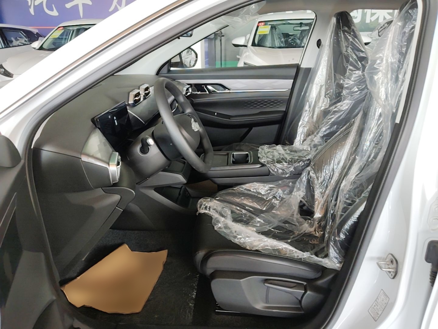 Dongfeng Aeolus SKY EV01 2025 530 km AIR Elite Edition — снимка 17