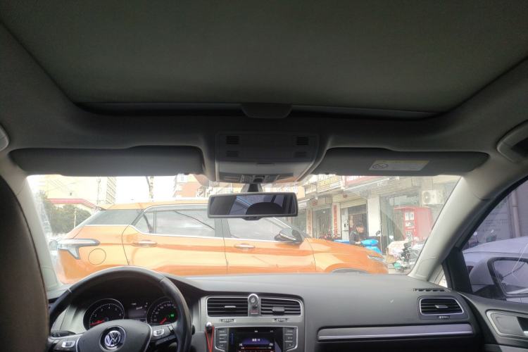 Used Volkswagen Golf 2016 230TSI Automatic Luxury Version
