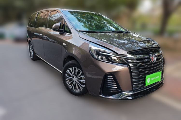 Used Buick GL8 2023 Facelifted Land Cruiser Executive Luxury Version Front Right 45 Deg