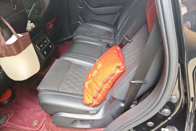 Used Hongqi HS7 2021 2.0T DCT Two-Wheel Drive Smart Connect Flagship Edition Left Rear Seat