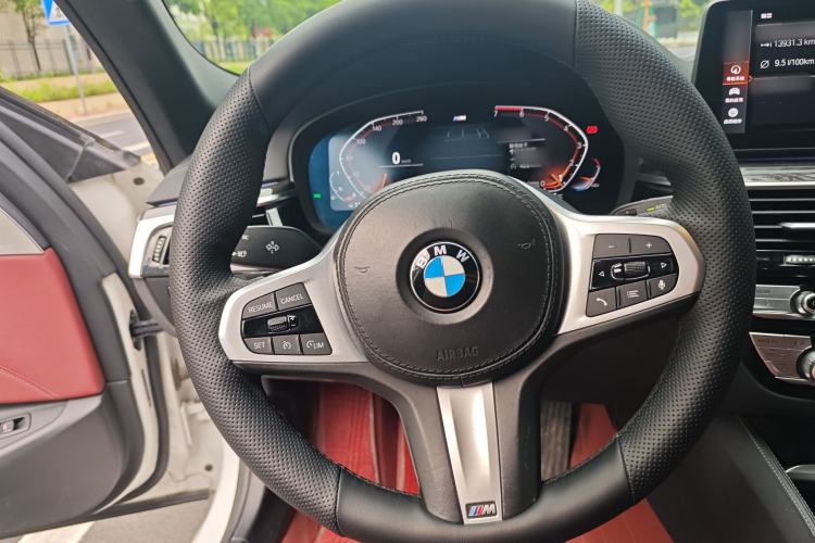 Used BMW 5 Series 2021 525Li M Sport Package Steering Wheel