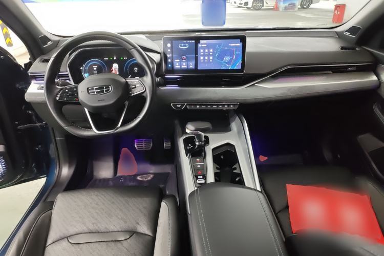 Used Geely Auto Preface 2023 2.0TD "Only This Verdant Green" Edition Center Console