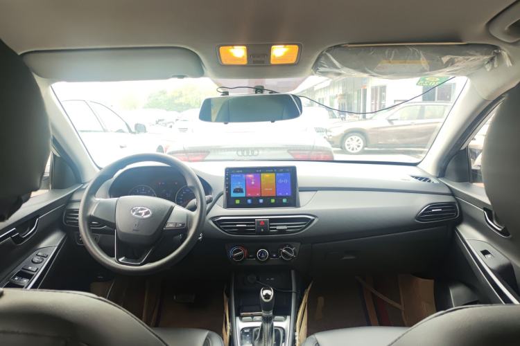 Used Hyundai Celesta 2020 1.6L Automatic GL Enjoyable Edition Center Console