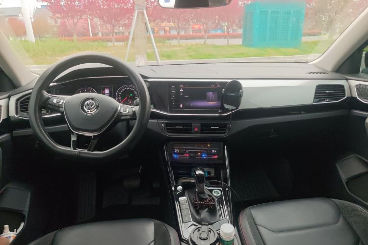 Used Volkswagen Tayron 2020 280TSI Two-Wheel Drive Luxury Connect Edition Center Console