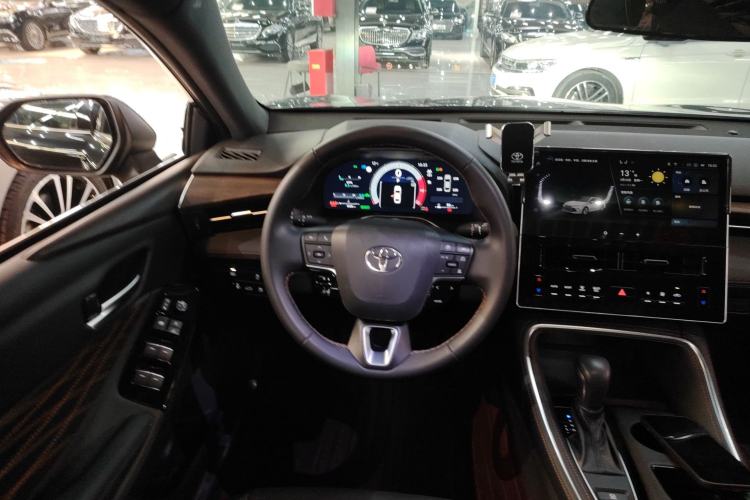 Used Toyota Avalon 2024 Dual-Motor 2.0L Luxury Edition
