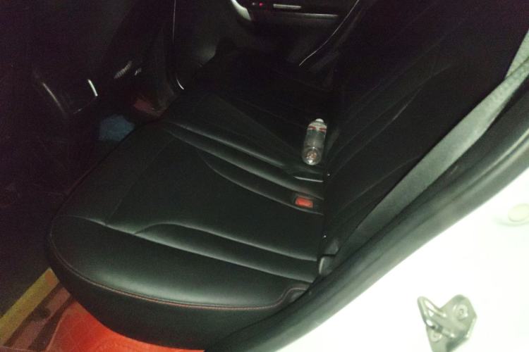 Used Haval H6 2015 Revised Version Sport Edition 1.5T Manual Transmission Two-Wheel Drive Elite Grade Left Rear Seat