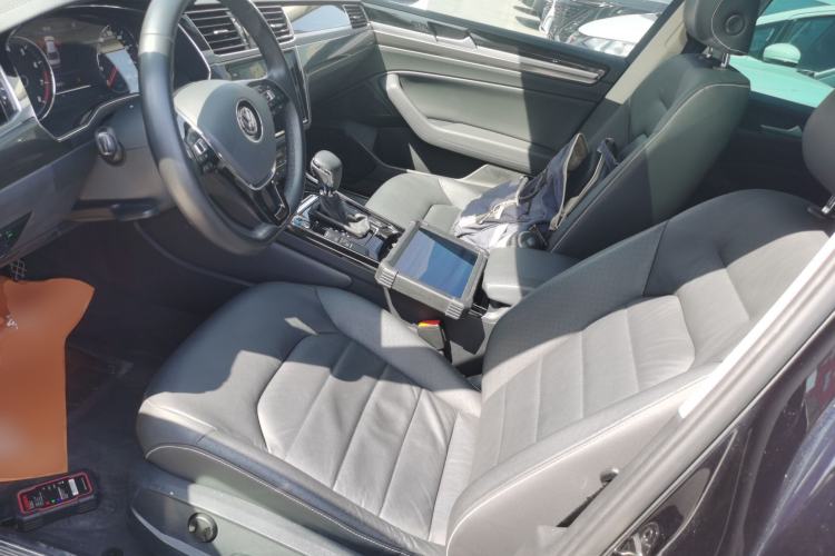 Used Volkswagen Phideon 2019 380TSI Two-Wheel Drive Business Edition China VI Standard
