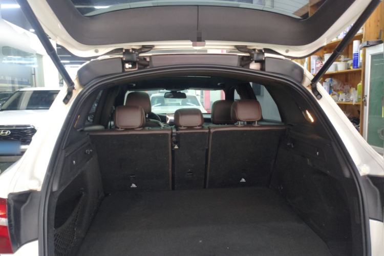 Used Mercedes-Benz GLC 2018 GLC 200 4MATIC Trunk