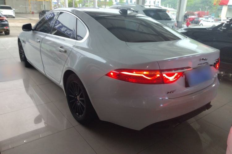Used Jaguar XF 2016 XF 2.0T Two-Wheel-Drive Luxury Edition Rear Left 45 Deg