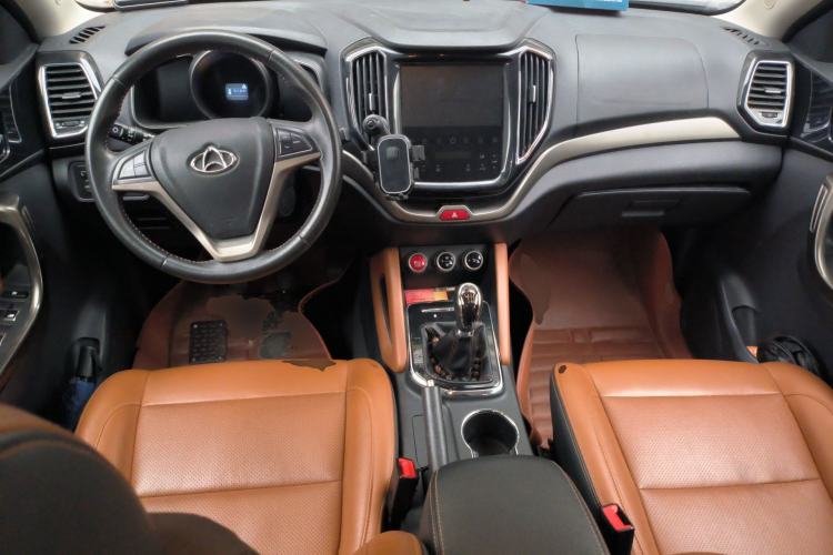 Used CHANGAN OSHAN CX70 2017 CX70T 1.5T Manual High-Performance Edition Center Console