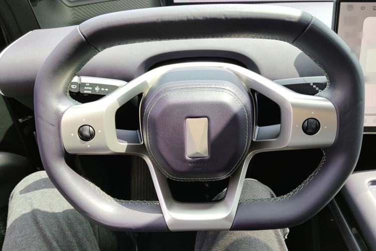 Used Avatr 07 2024 Max Extended-Range Edition Steering Wheel