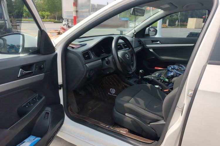 Used Volkswagen Lavida 2015 1.6L Manual Fashion Edition Driver Seat