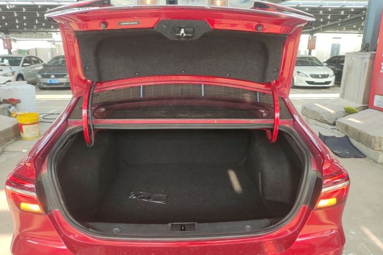 Used Roewe i6 2018 20T Automatic Flagship Edition Trunk