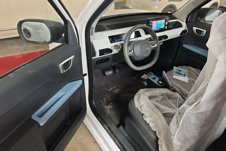 Used Geely Galaxy Panda 2024 Panda Mini 200km Endurance Bear Driver Seat