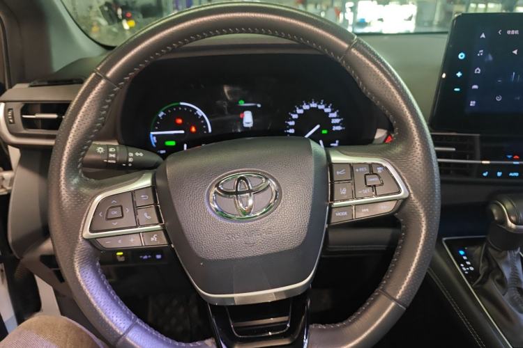 Used Toyota SIENNA 2021 2.5L Hybrid Premium Edition Steering Wheel