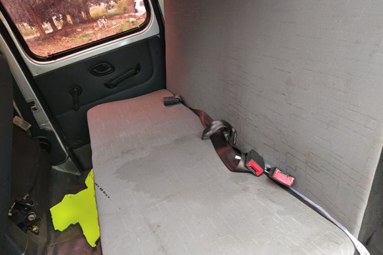 Used Dongfeng Xiaokang D52 2019 1.5L Base Version with Rear Dual Wheels China V Emission Standard DK15 Left Rear Seat