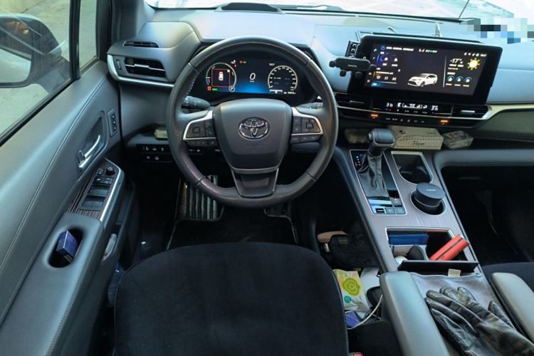 Used Toyota Granvia 2024 2.5L Hybrid Prestige PLUS Four-Wheel Drive Version
