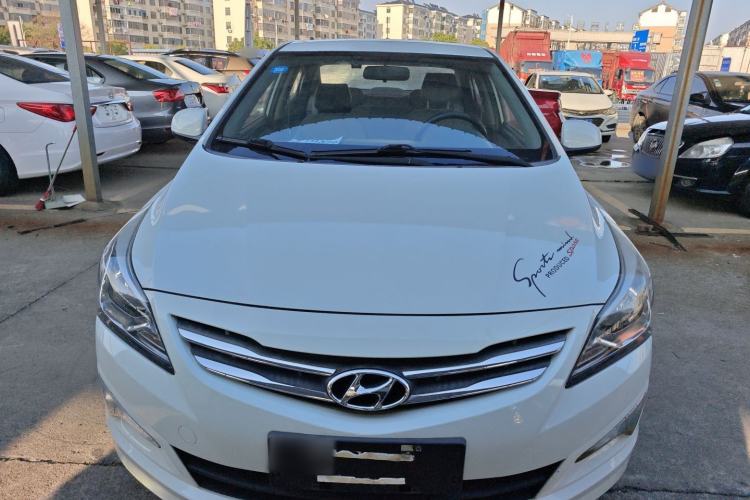 Used Hyundai Verna (older generation) 2014 1.4L Manual Smart GLS Trim