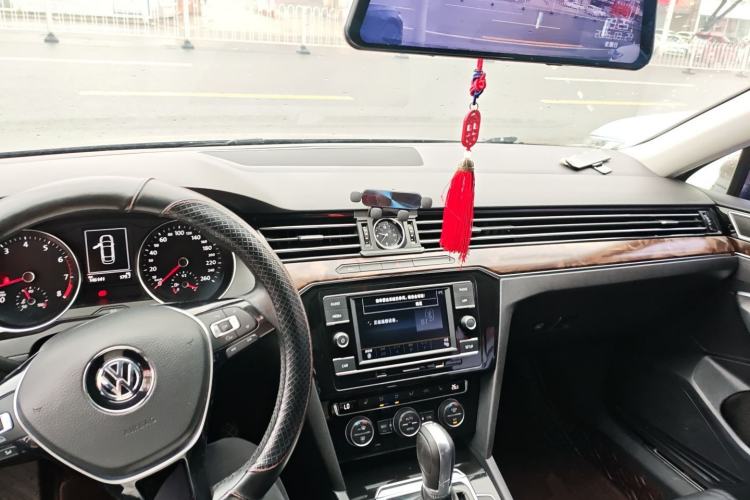 Used Volkswagen Magotan 2018 Facelift 330TSI DSG Luxury Model Center Console