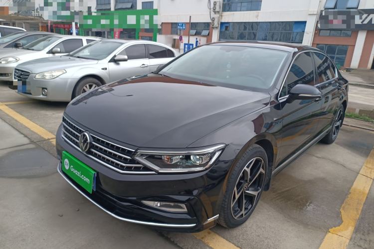 Used Volkswagen Magotan 2023 2 Million Units Limited Edition 330TSI DSG Leading Version
