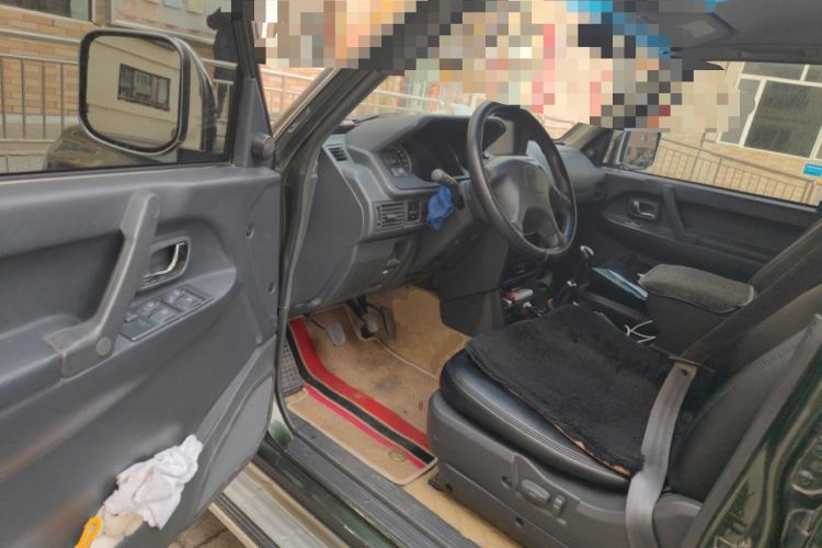 Used Leopaard Q6 2014 2.4L Two-Wheel Drive Version
