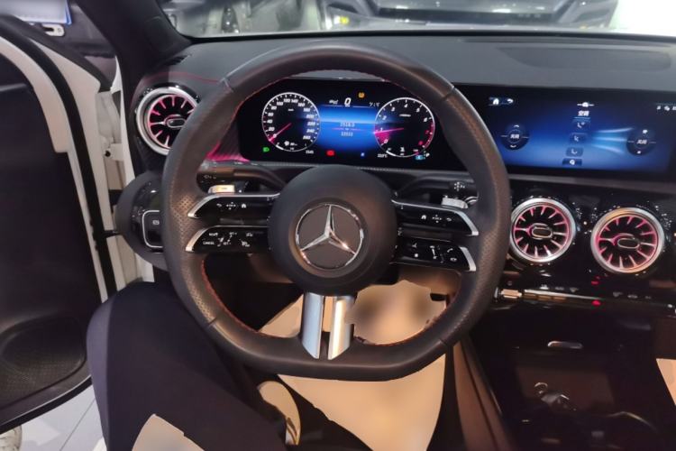 Used Mercedes-Benz A-Class 2024 A 200 L Fashion Model Steering Wheel