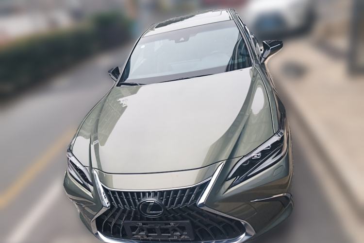 Used Lexus ES 2022 300h Deluxe Edition Front