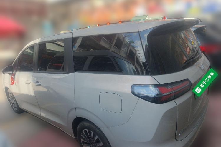 Used Wuling Starlight 730 2025 Model Pure Electric 500km Luxury Edition
