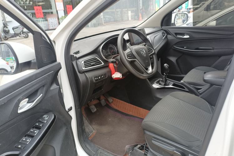 Used Baojun 730 2021 1.5L Manual Fashion Version 7 Seats Driver Seat