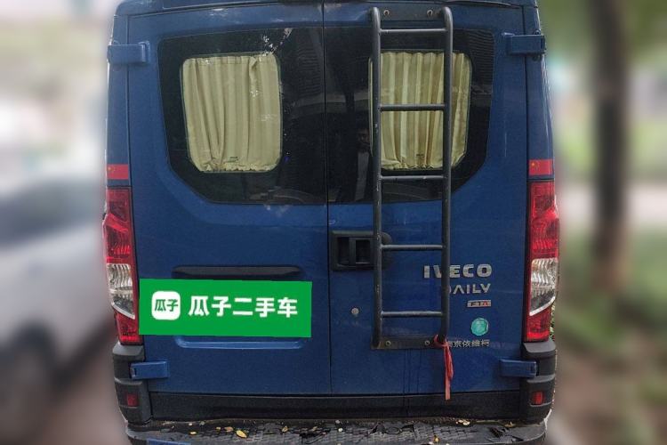 Used Iveco Eurocargo 2021 2.0T Manual Professional Chassis 4.2-Ton Long Wheelbase Double-Row Chassis F1A