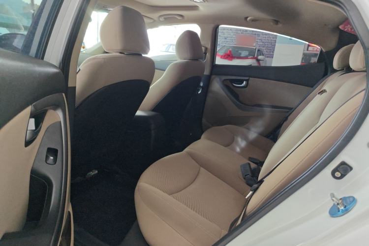 Used Hyundai Elantra (5th Generation / Langdong) 2016 1.6L Automatic Prestige Model Interior 2