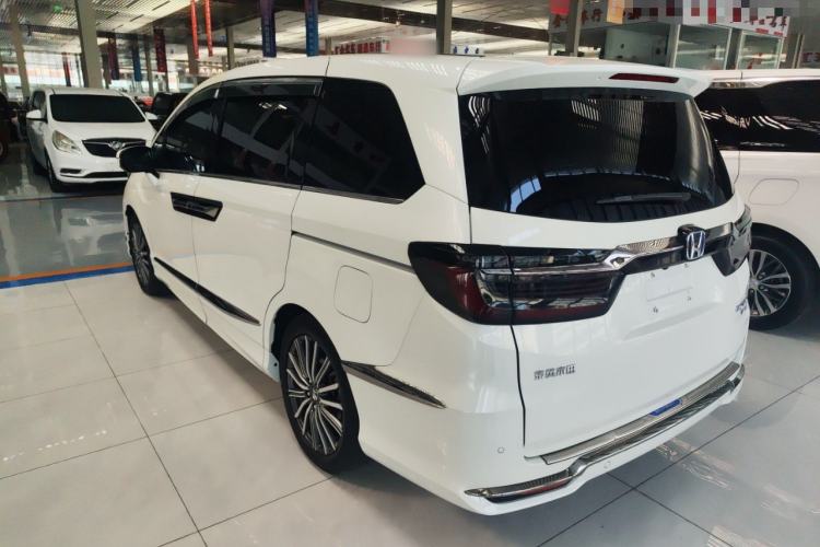 Used Honda Elysion 2022 2.0L eHEV Luxury Edition
