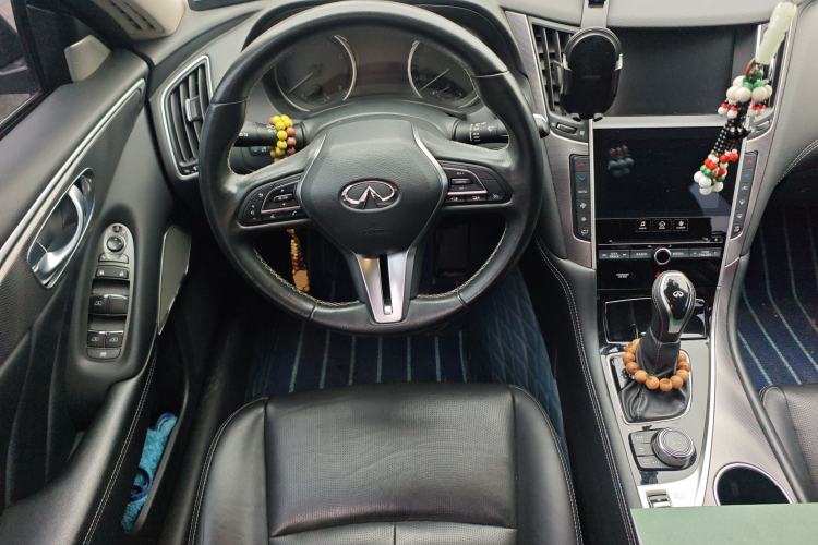 Used Infiniti Q50L 2018 2.0T Enjoyment Version China VI Standard Steering Wheel