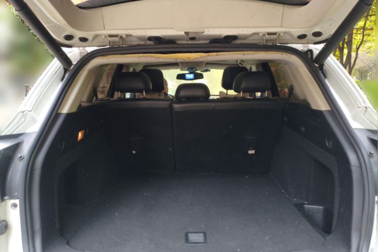 Used Hanteng X7 2016 1.5T Manual Luxury Edition Trunk