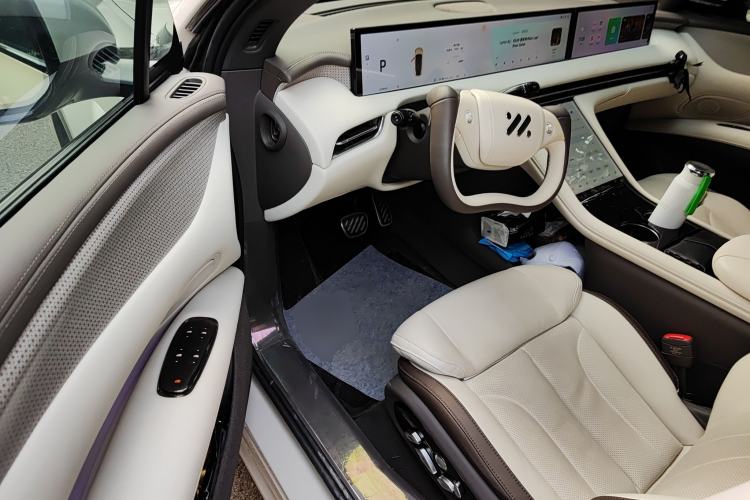 Used IM LS7 2023 90 kWh Elite Rear-Drive Version
