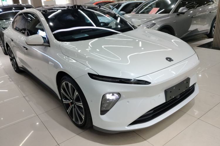 Used Nio ET7 2024 75 kWh Executive Signature Edition Front Right 45 Deg