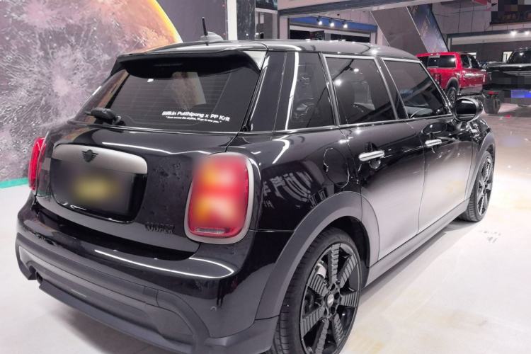 Used MINI MINI 2023 1.5T COOPER King's Cross Special Edition Five-Door Version
